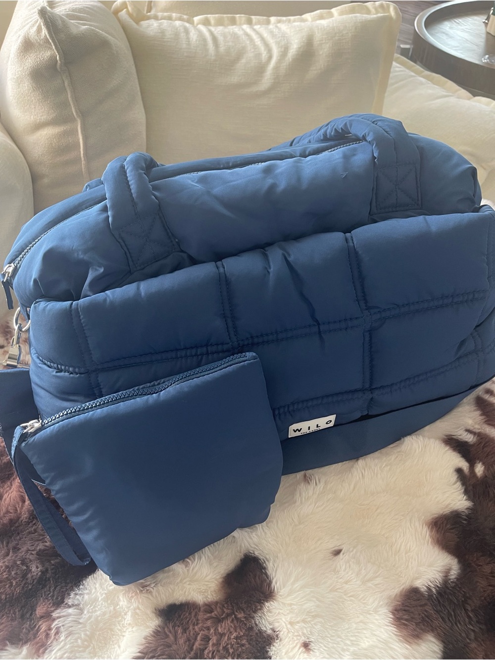 Wilo the Label Puffer Tote Bag in Navy Blue